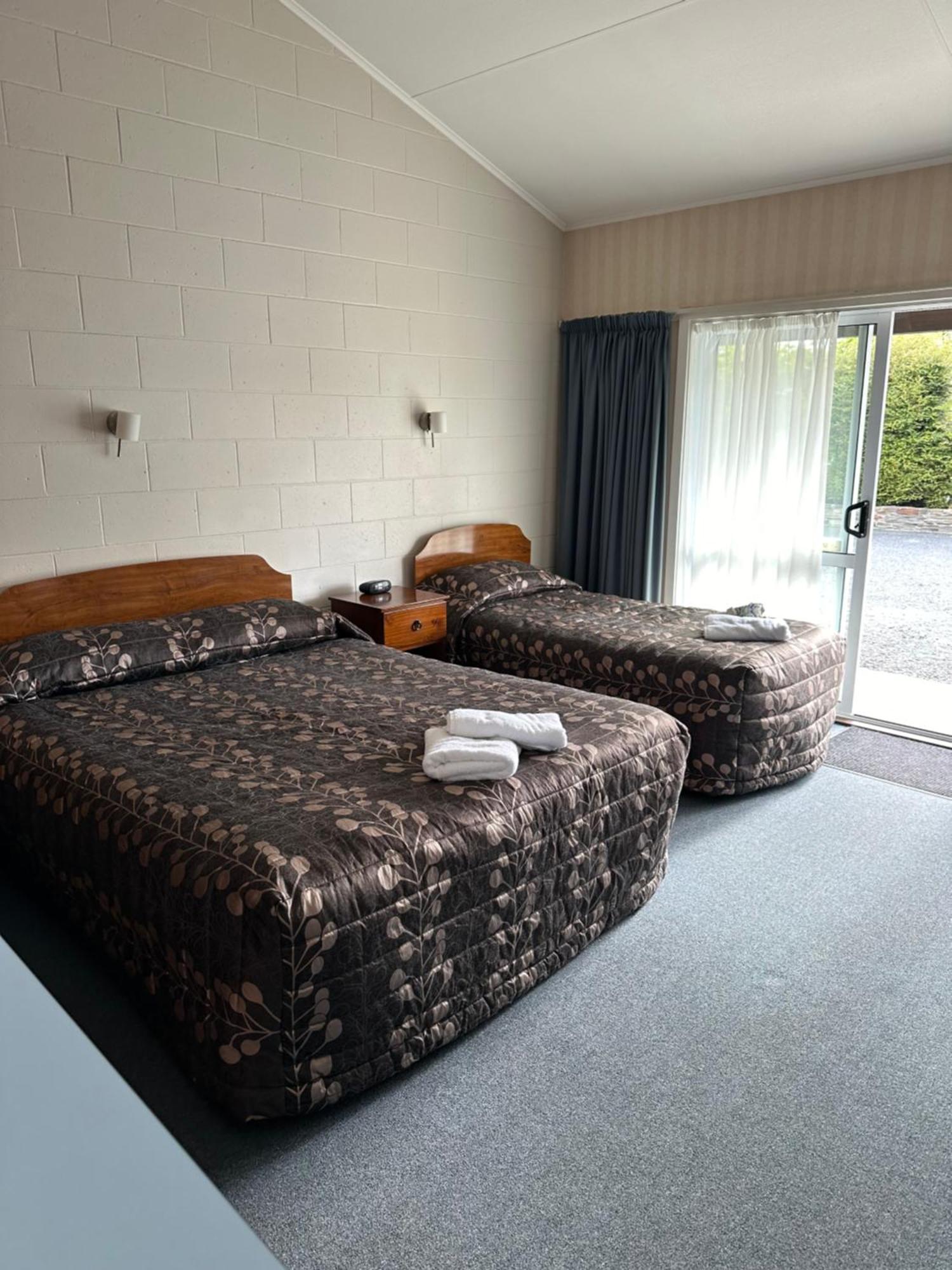 Helensborough Motor Inn Балклута Экстерьер фото
