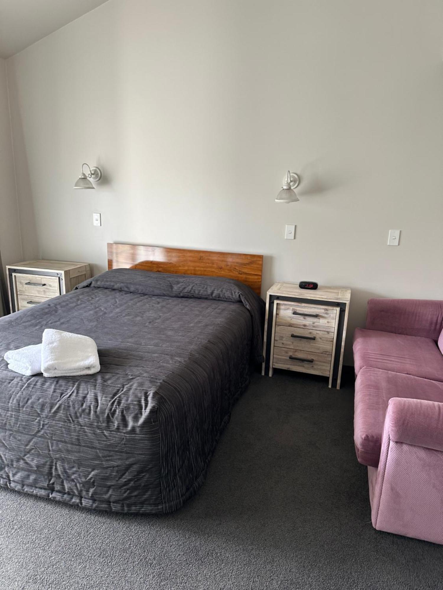 Helensborough Motor Inn Балклута Экстерьер фото